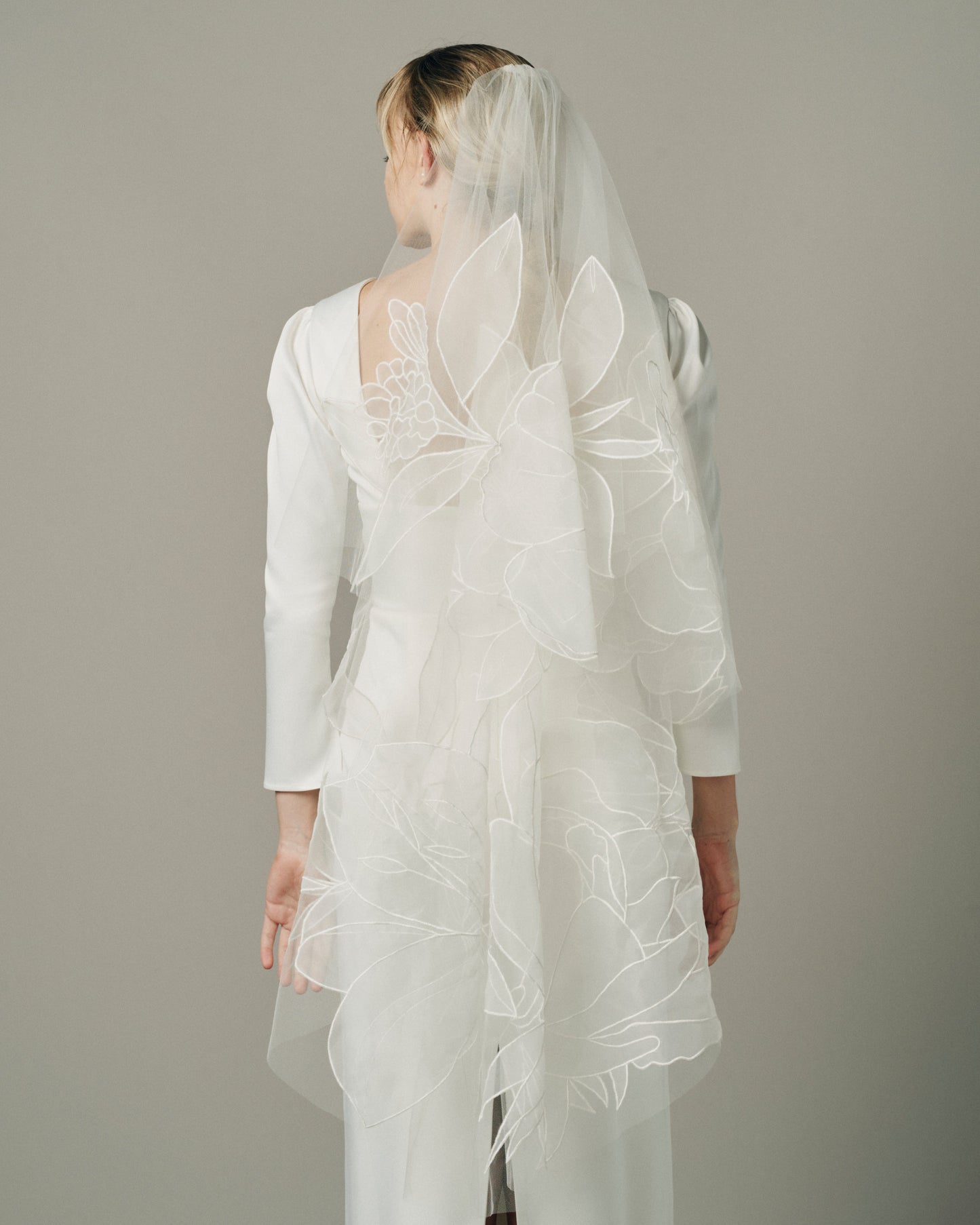 POLLEN FLORAL EMBROIDERY VEIL BACK