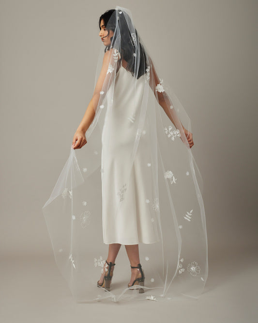 ALBA FLORAL LEAF VEIL BACK