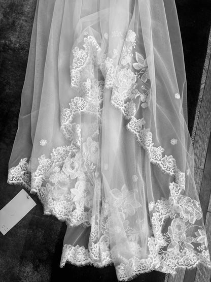 ANASTASIA EMBROIDERED LACE VEIL