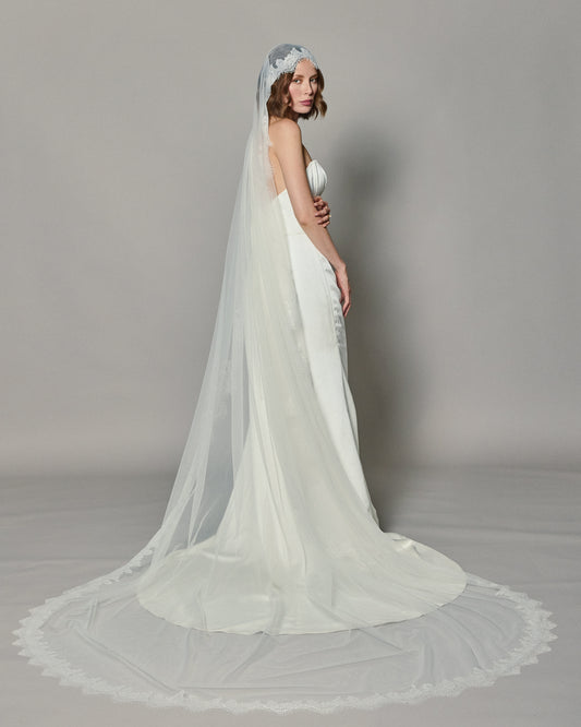 CLARA LACE EDGE VEIL