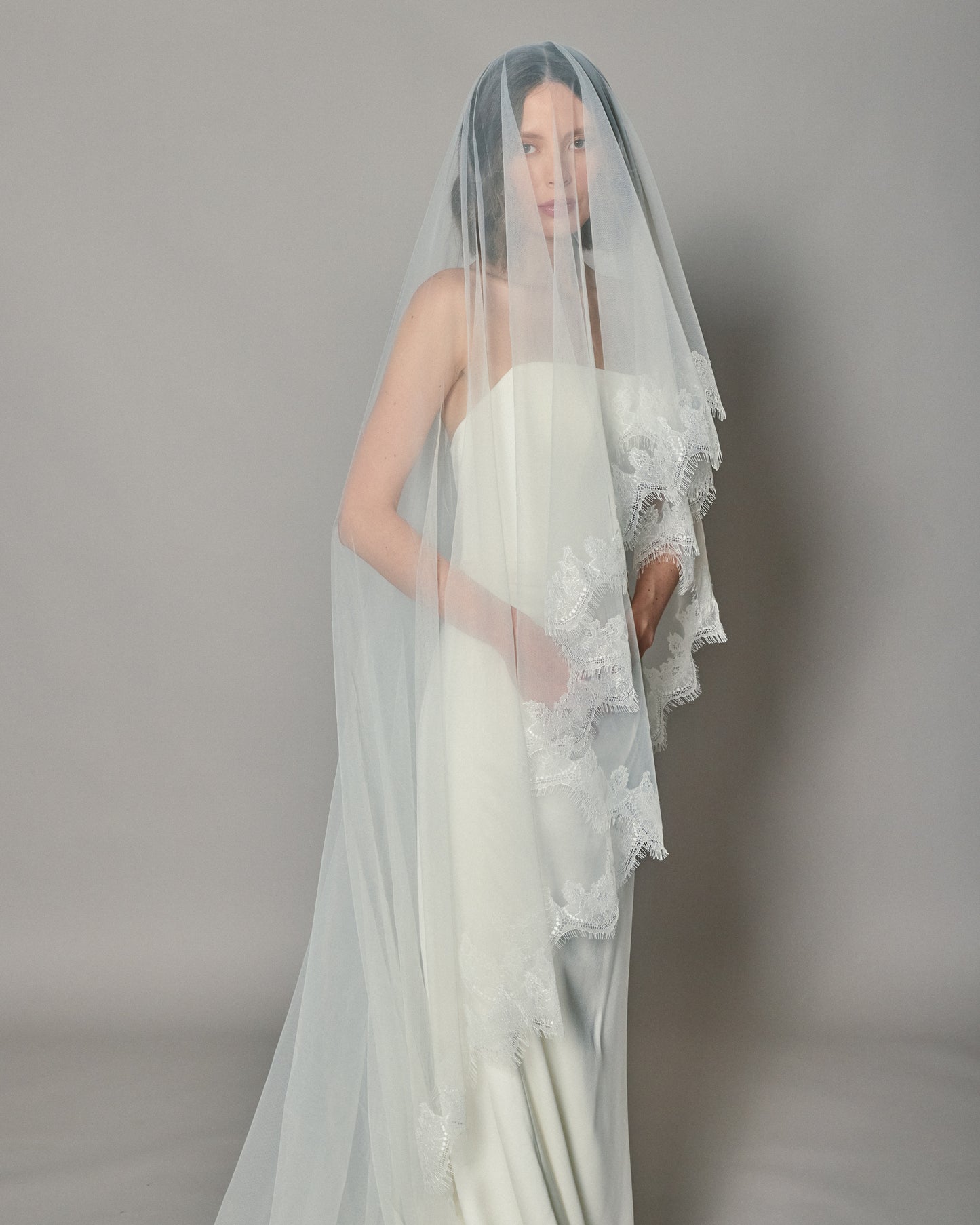 CLARA LACE EDGE VEIL