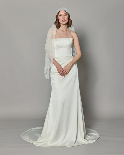CRISTINA SPANISH LACE MANTILLA