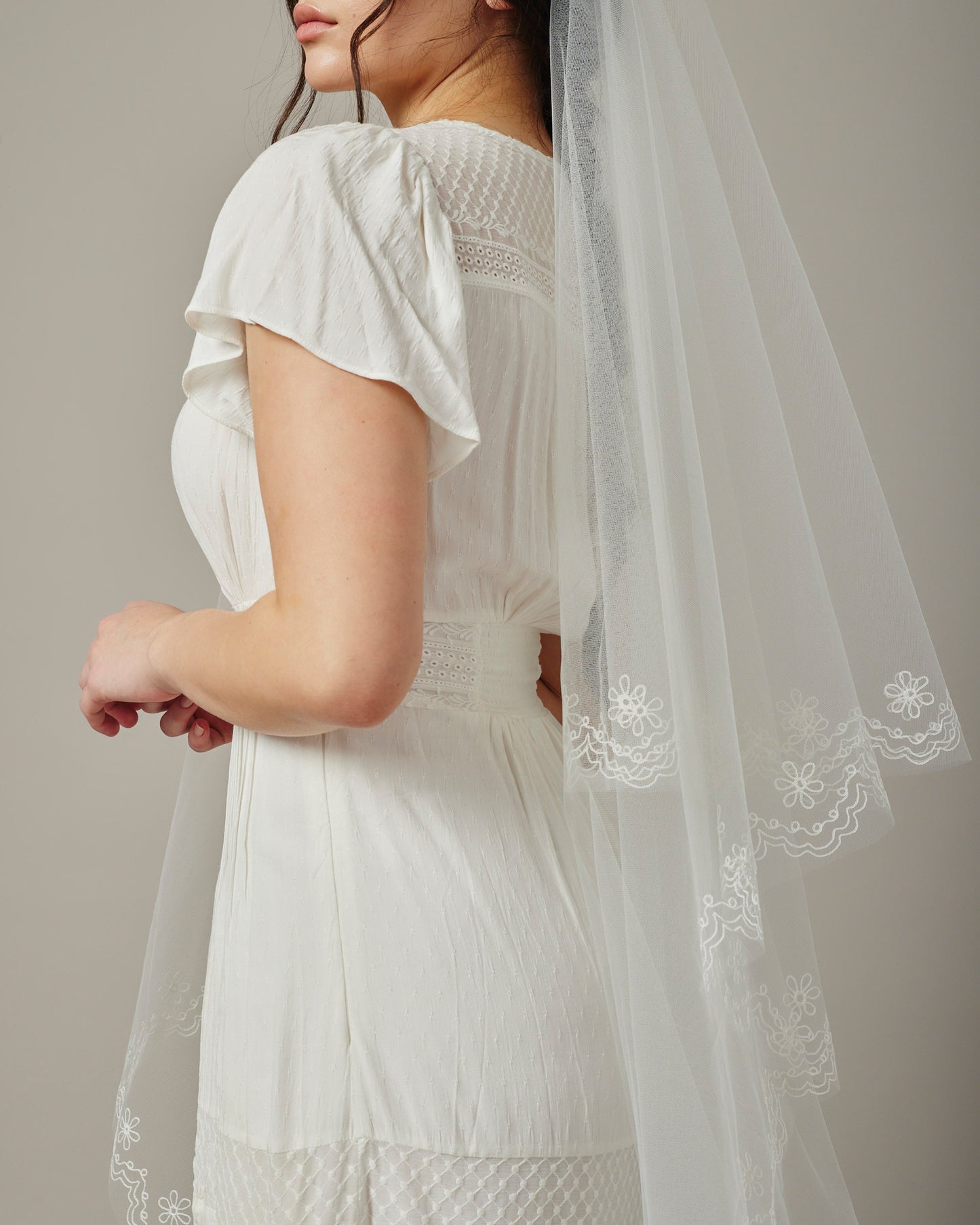 DARLEY EMBROIDERED VEIL DETAIL