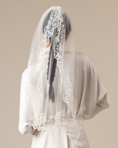 DEBRA OFRENDA VEIL-261