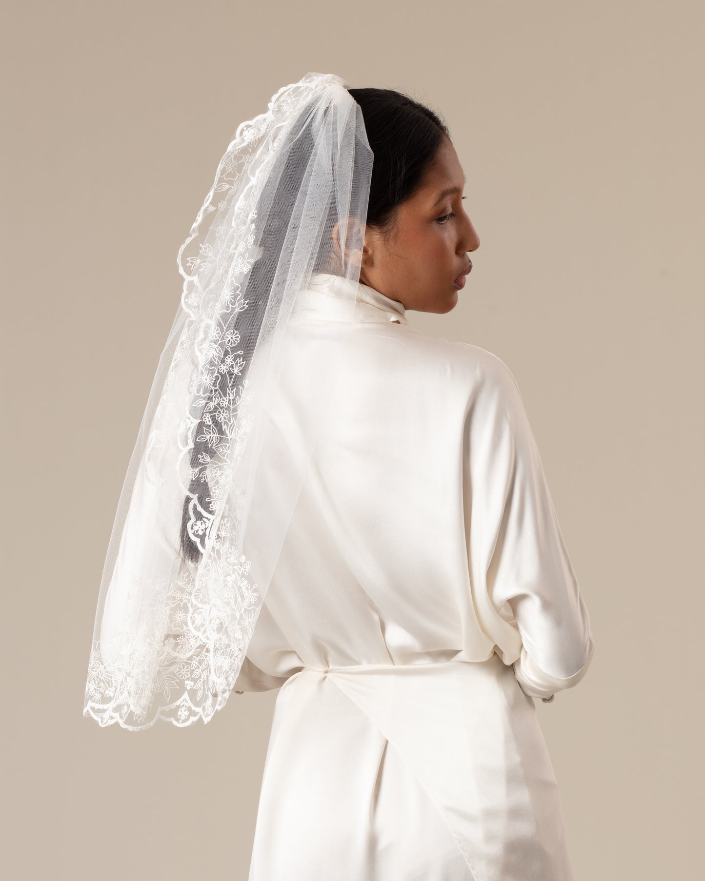 DEBRA OFRENDA VEIL-263