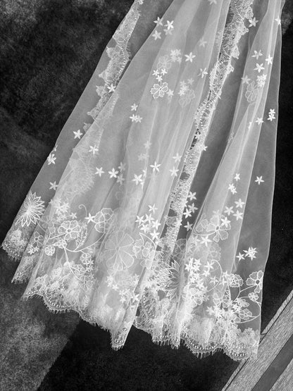DIONE HALF MOON EMBROIDERED MANTILLA