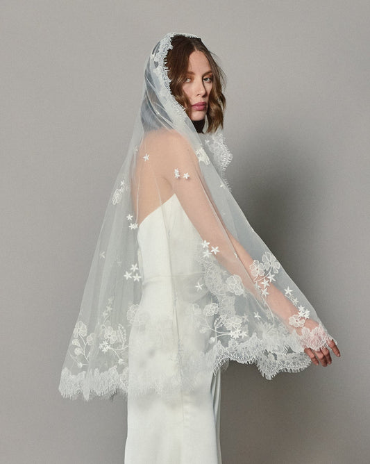 DIONE HALF MOON EMBROIDERED MANTILLA