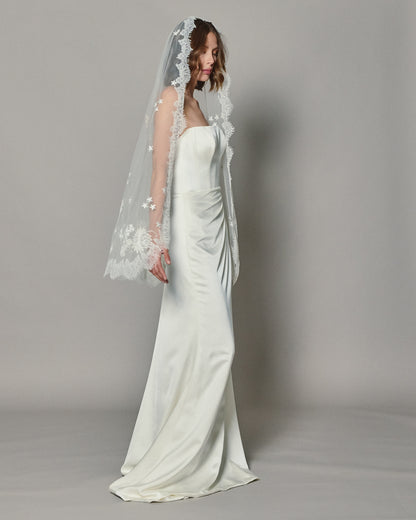 DIONE HALF MOON EMBROIDERED MANTILLA