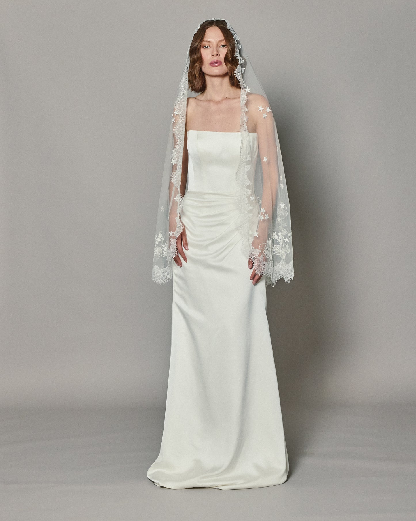 DIONE HALF MOON EMBROIDERED MANTILLA