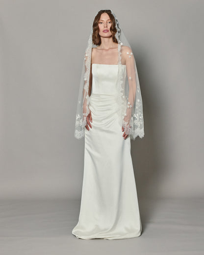 DIONE HALF MOON EMBROIDERED MANTILLA