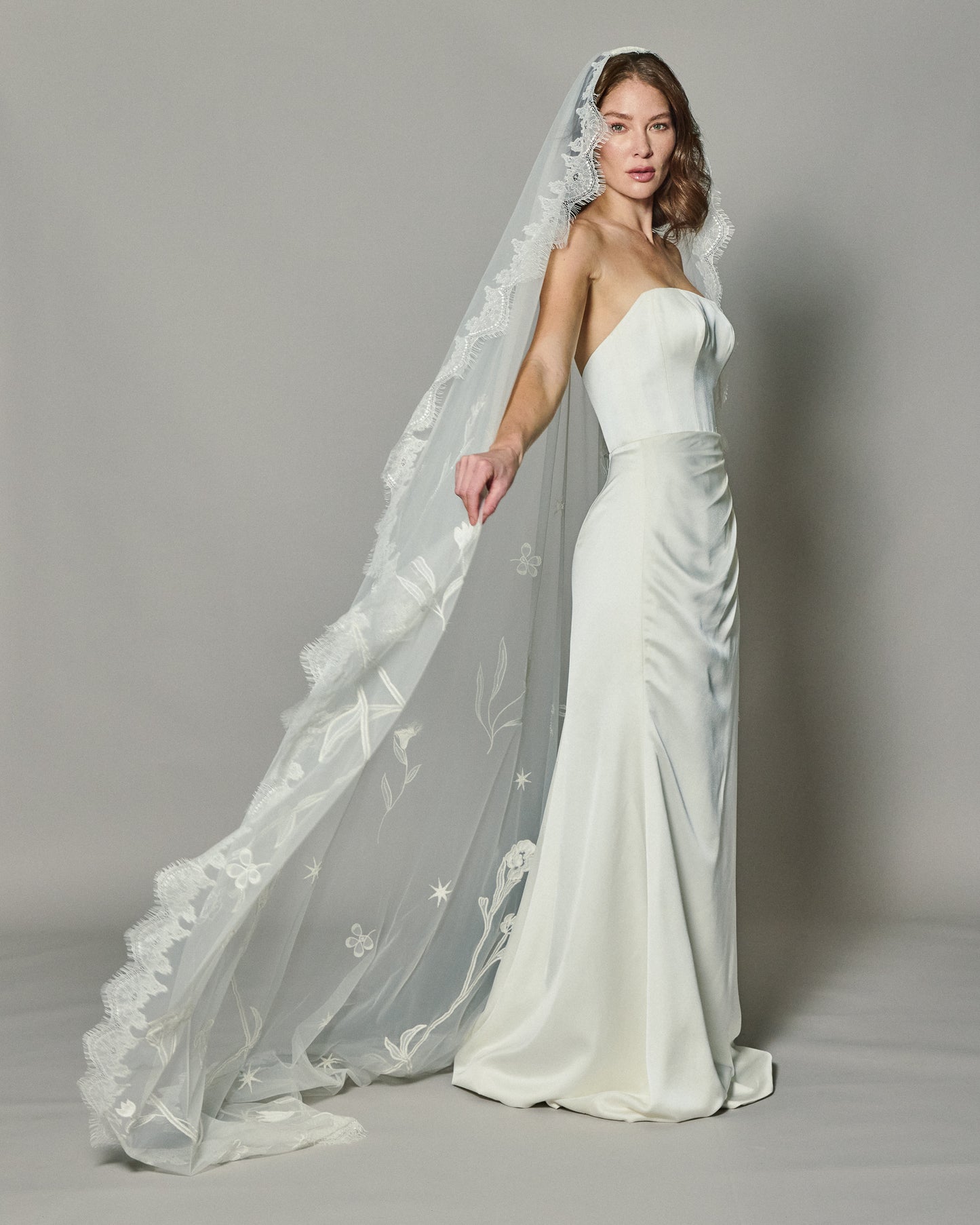 LOHO EXCLUSIVE // DREAM EMBROIDERED VEIL