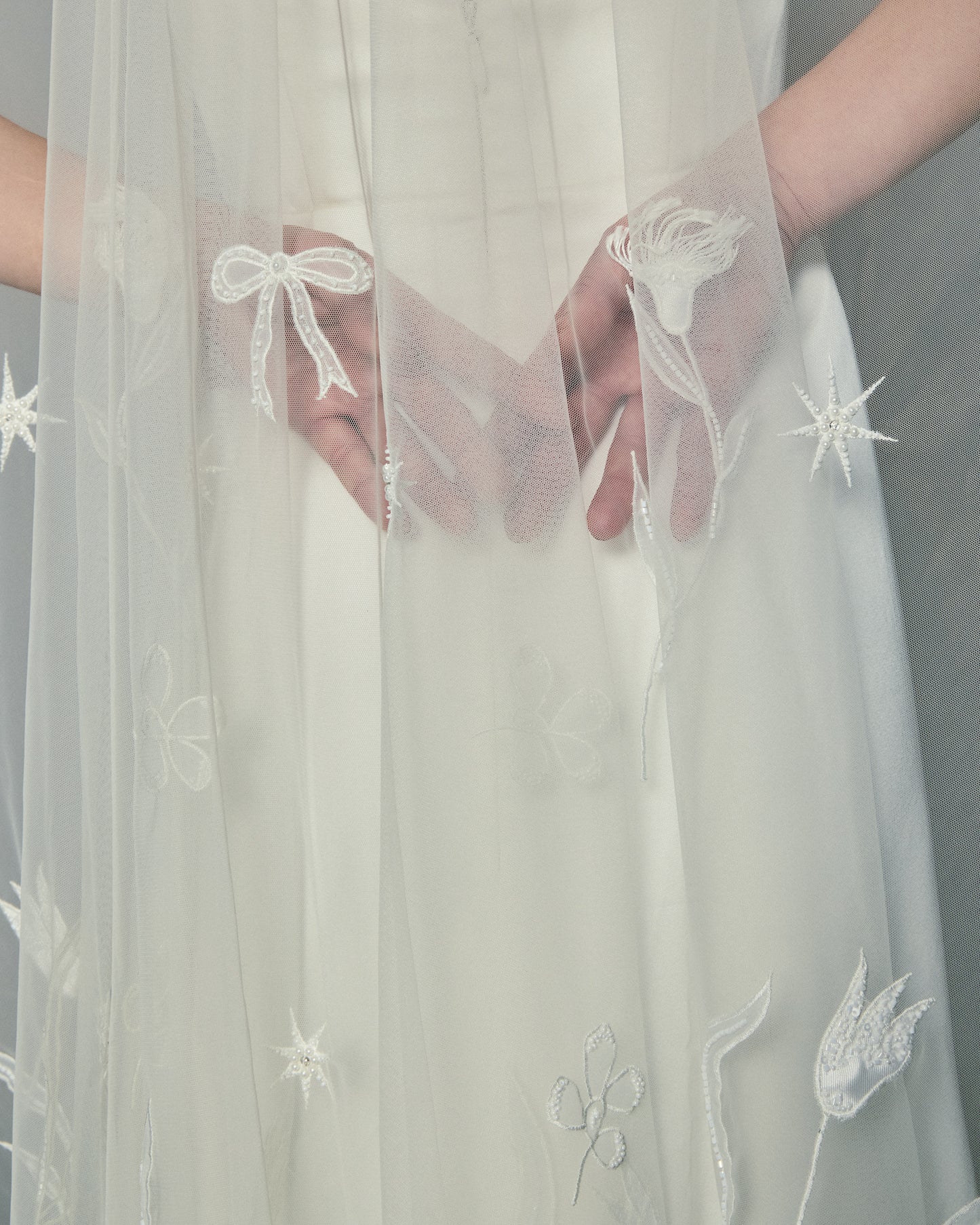 LOHO EXCLUSIVE // DREAM EMBROIDERED VEIL