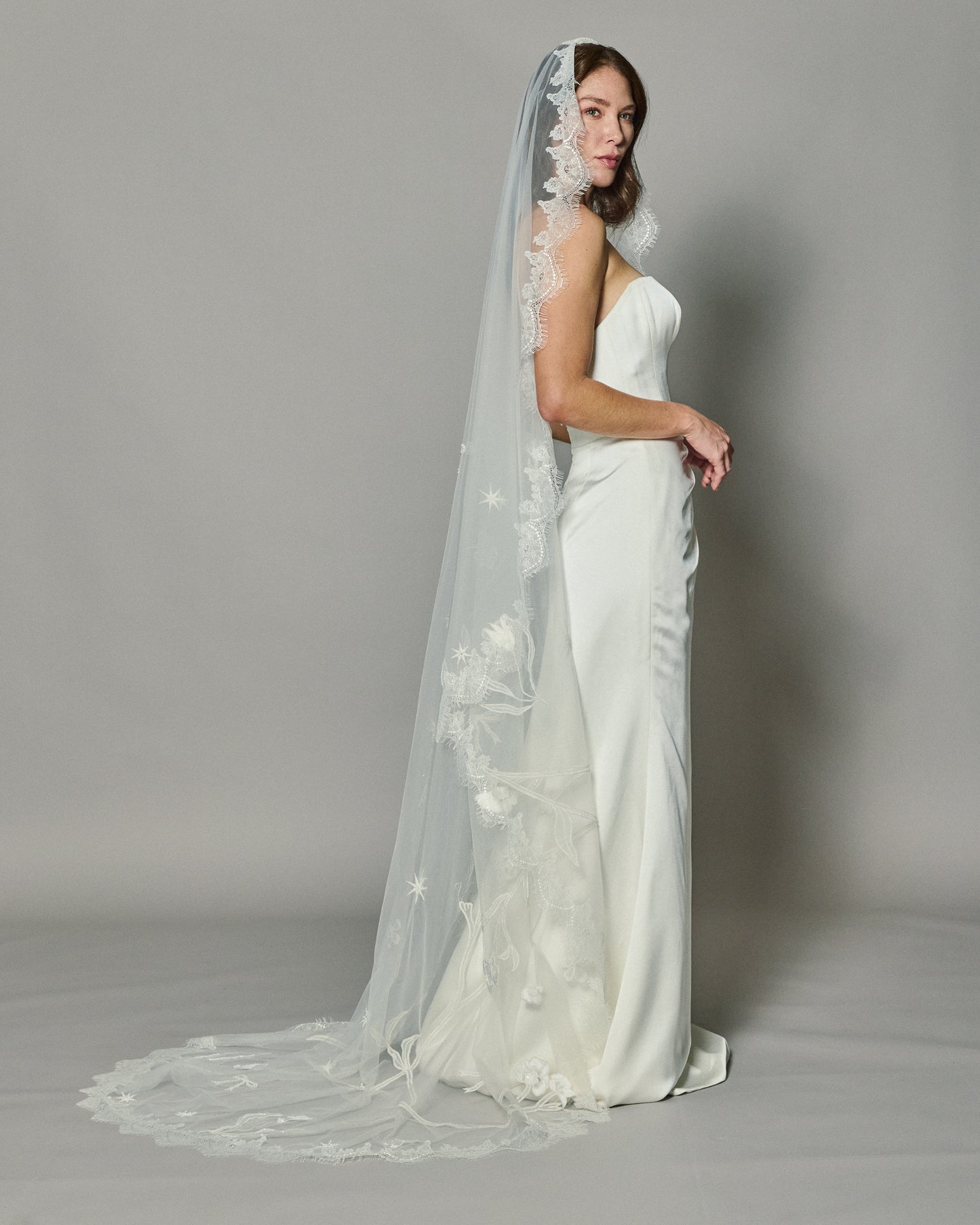 LOHO EXCLUSIVE // DREAM EMBROIDERED VEIL