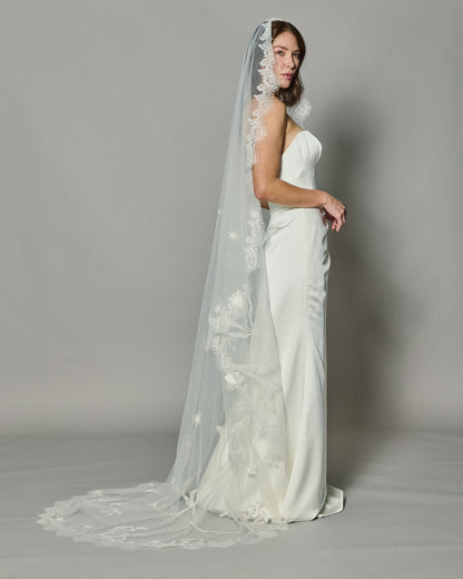 LOHO EXCLUSIVE // DREAM EMBROIDERED VEIL
