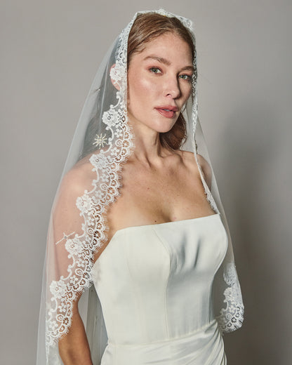 ESTRELLA MANTILLA VEIL
