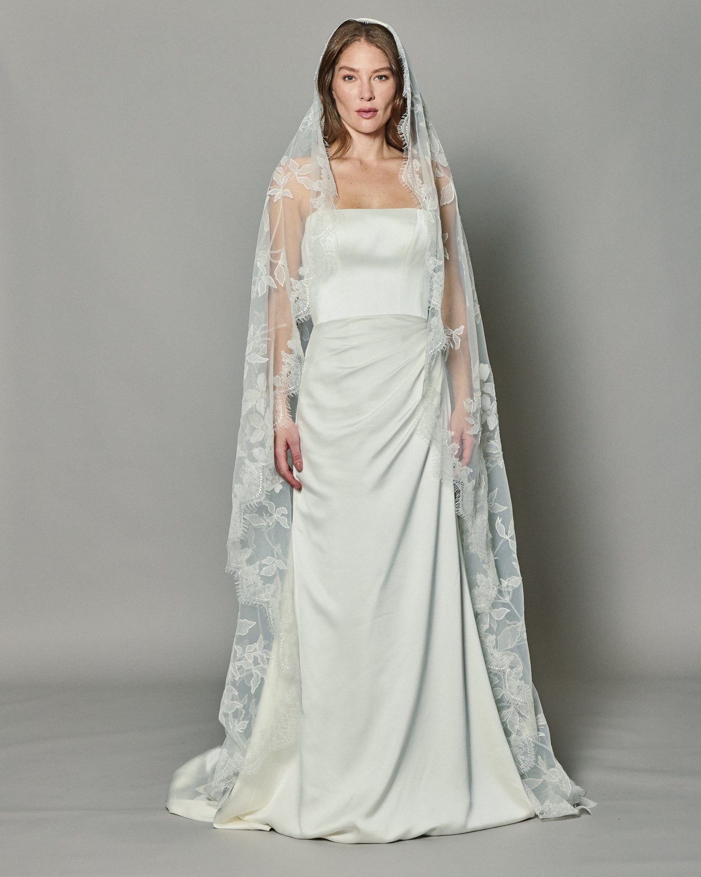 LOHO EXCLUSIVE // HEDERA EMBROIDERED VEIL
