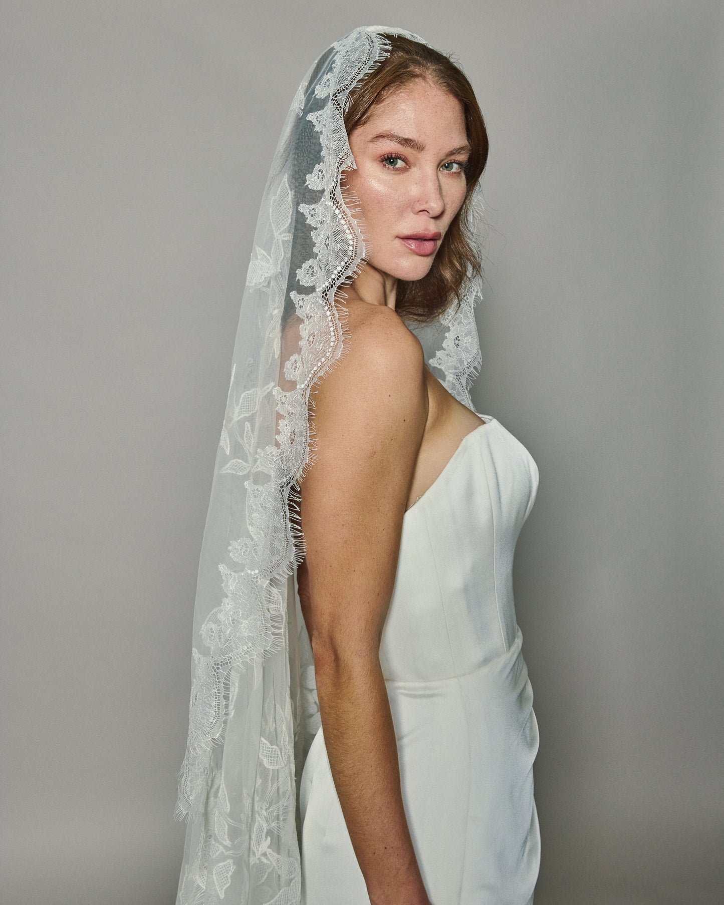 LOHO EXCLUSIVE // HEDERA EMBROIDERED VEIL