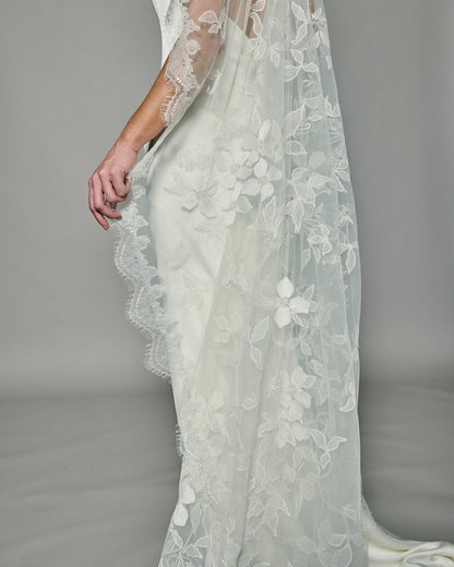 LOHO EXCLUSIVE // HEDERA EMBROIDERED VEIL