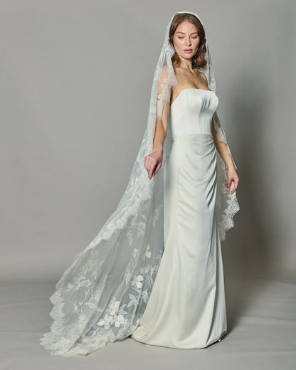 LOHO EXCLUSIVE // HEDERA EMBROIDERED VEIL