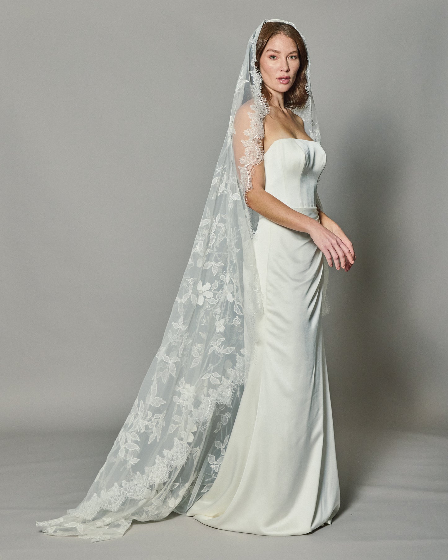 LOHO EXCLUSIVE // HEDERA EMBROIDERED VEIL