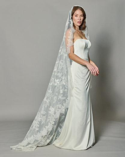LOHO EXCLUSIVE // HEDERA EMBROIDERED VEIL