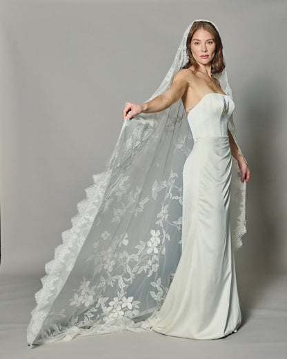 LOHO EXCLUSIVE // HEDERA EMBROIDERED VEIL