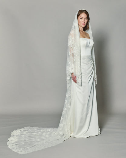LOHO EXCLUSIVE // MARIA SPANISH LACE MANTILLA