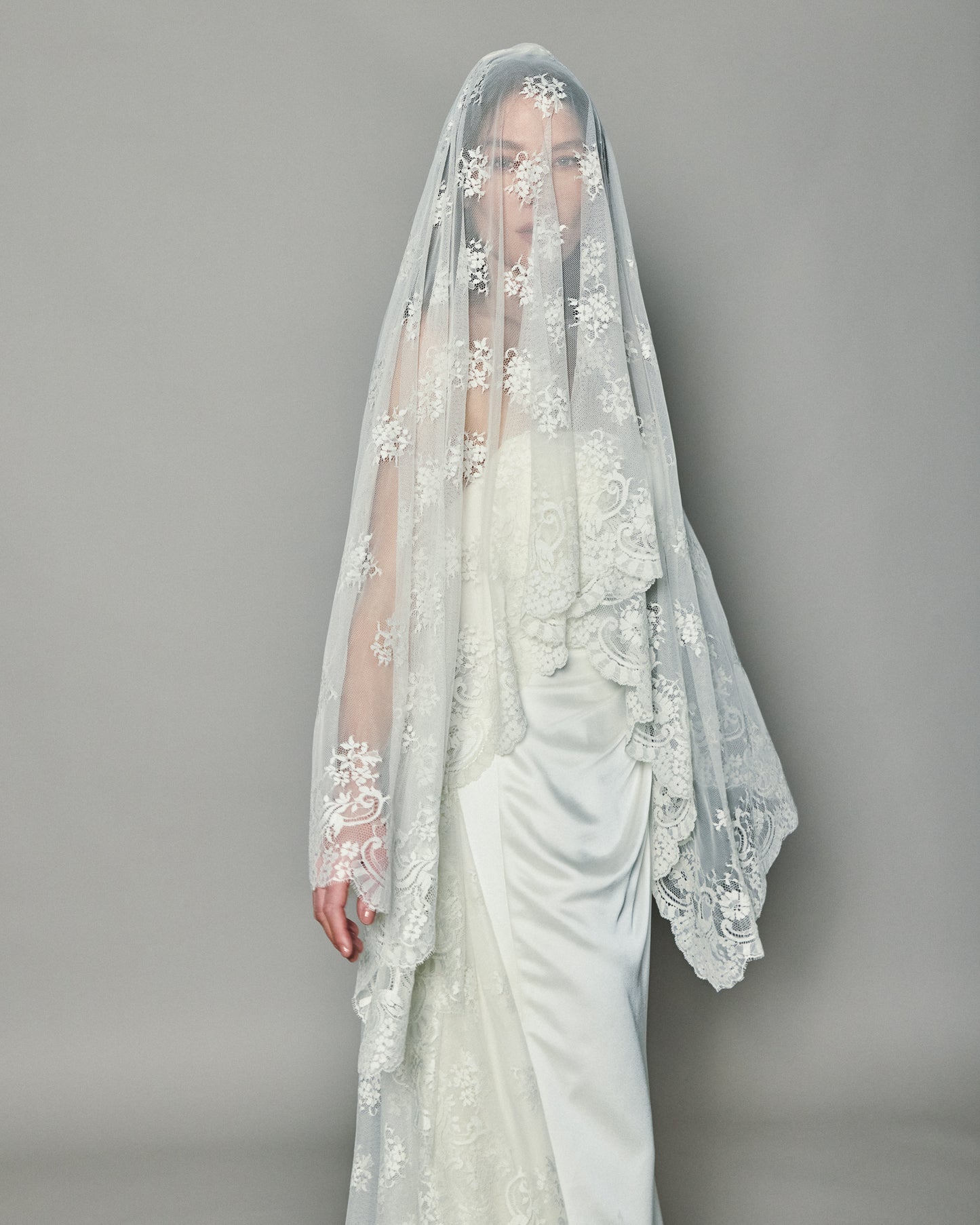 LOHO EXCLUSIVE // MARIA SPANISH LACE MANTILLA