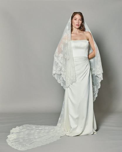 LOHO EXCLUSIVE // MARIA SPANISH LACE MANTILLA