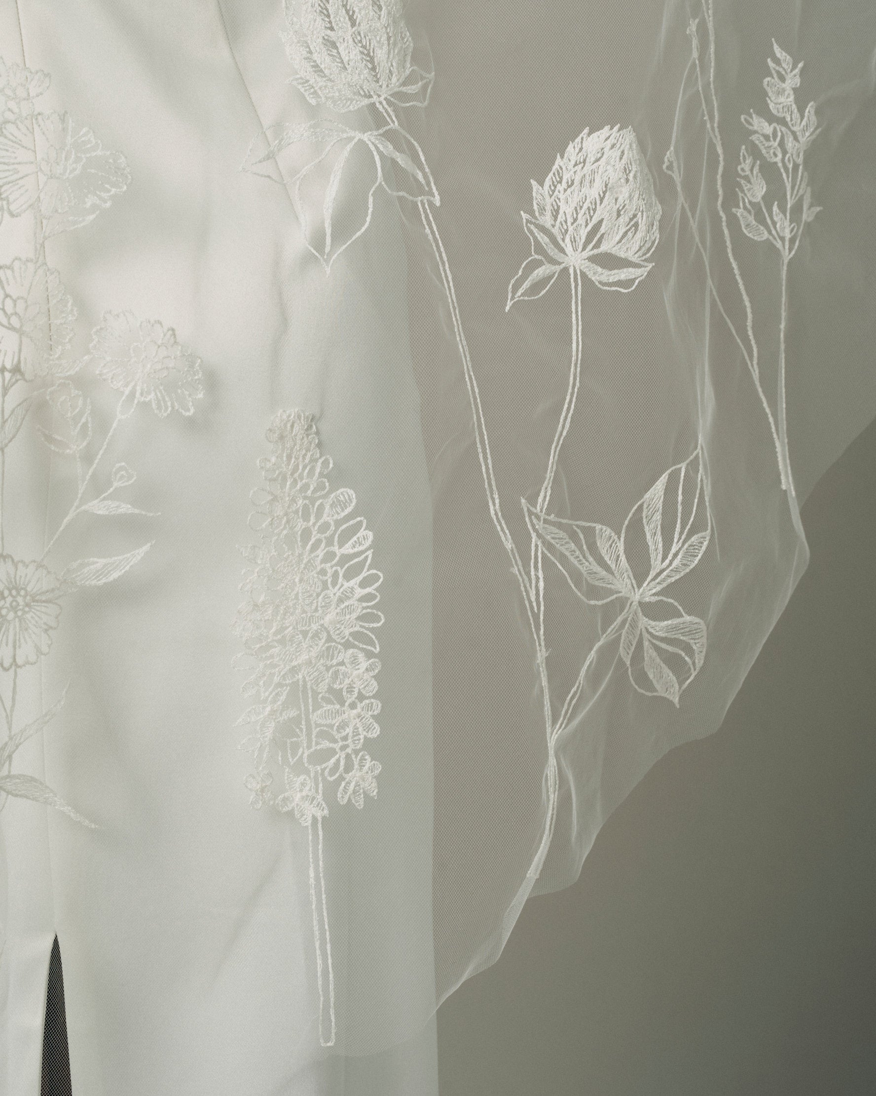 MEADOW BOTANICAL EMBROIDERY VEIL DETAIL