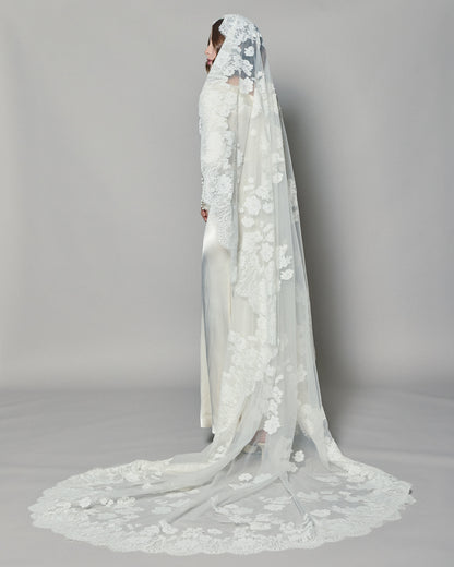 NATASHA LACE MANTILLA