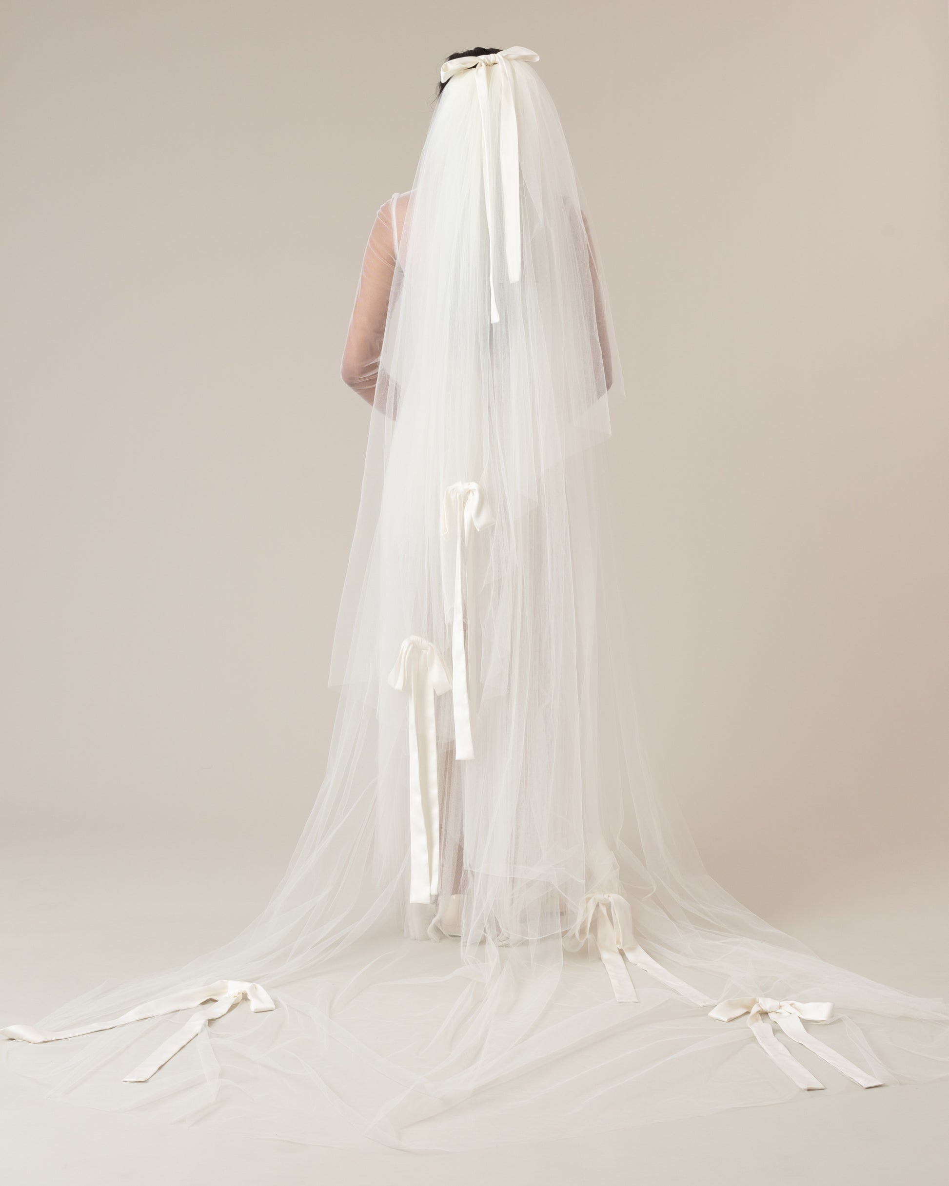 NINA OFRENDA VEIL-111