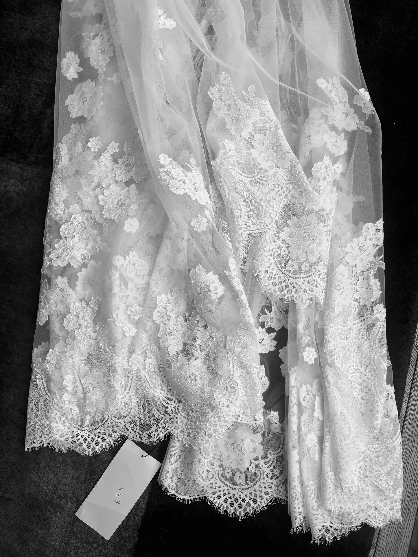 NATASHA LACE MANTILLA