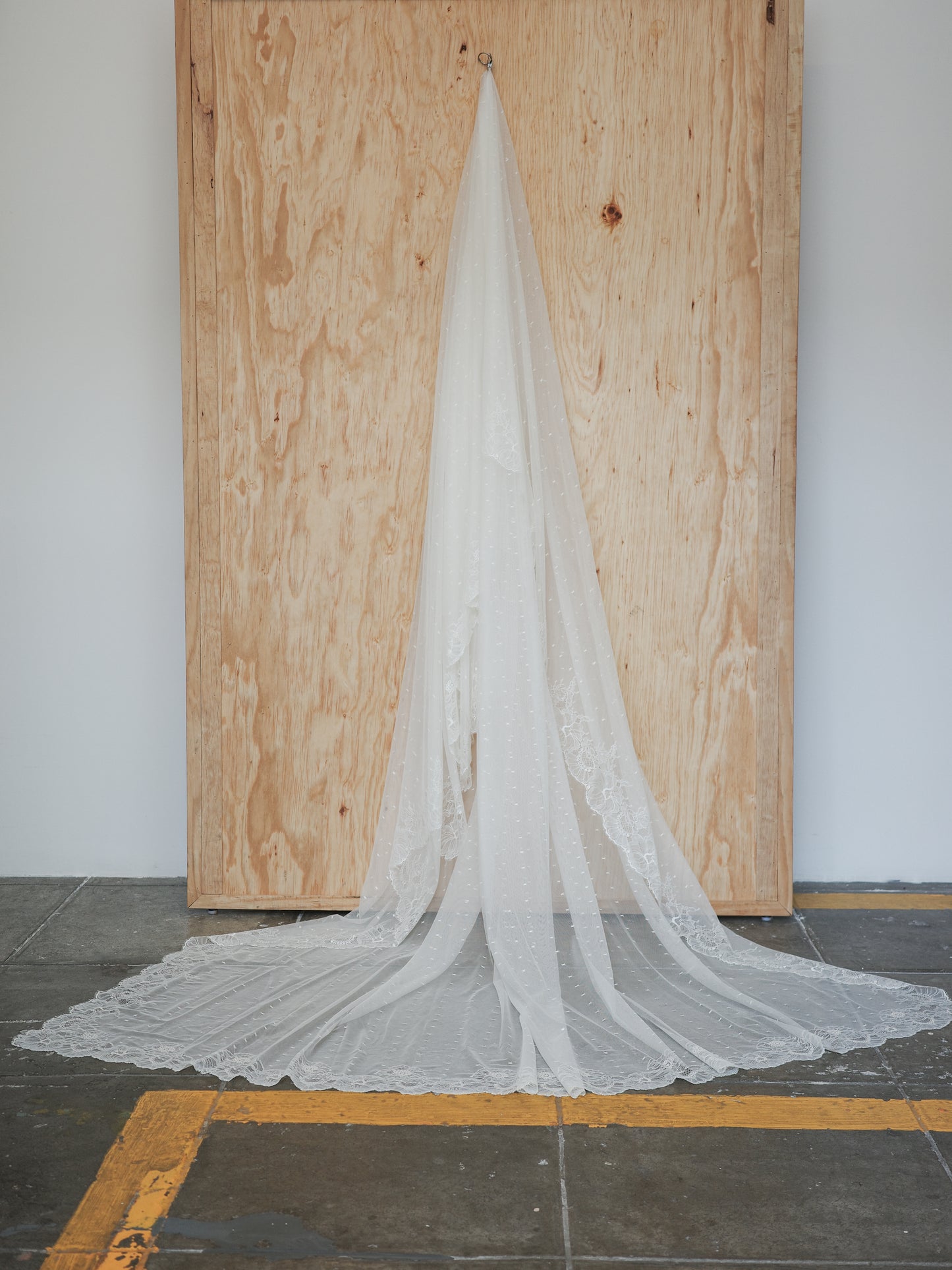 PENELOPE SPANISH LACE MANTILLA