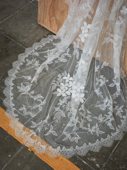 LOHO EXCLUSIVE // HEDERA EMBROIDERED VEIL