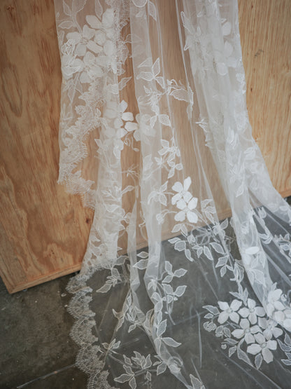 LOHO EXCLUSIVE // HEDERA EMBROIDERED VEIL