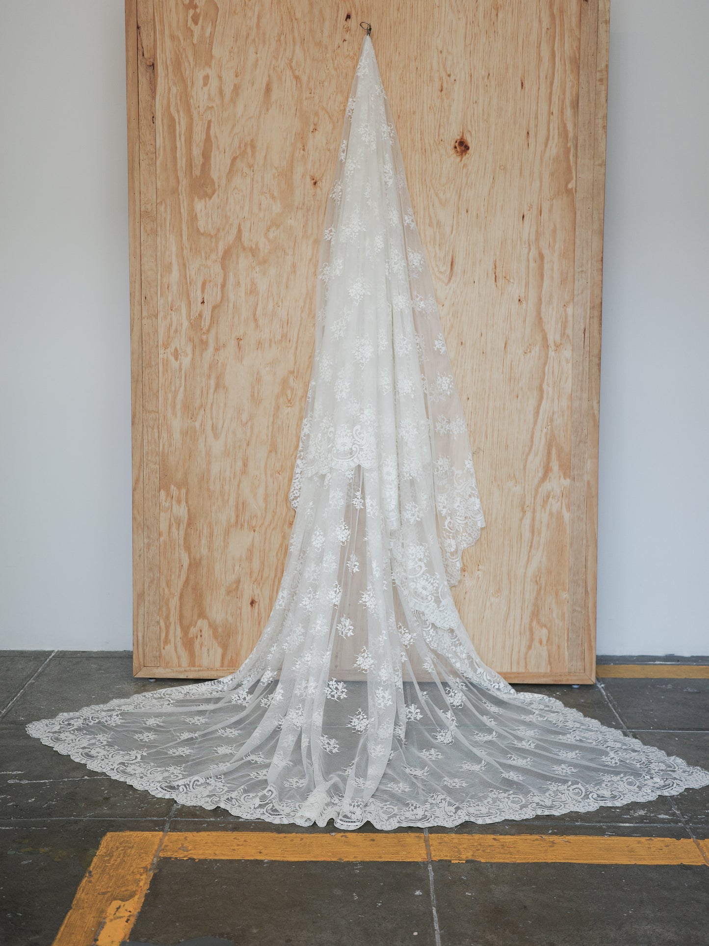 LOHO EXCLUSIVE // MARIA SPANISH LACE MANTILLA