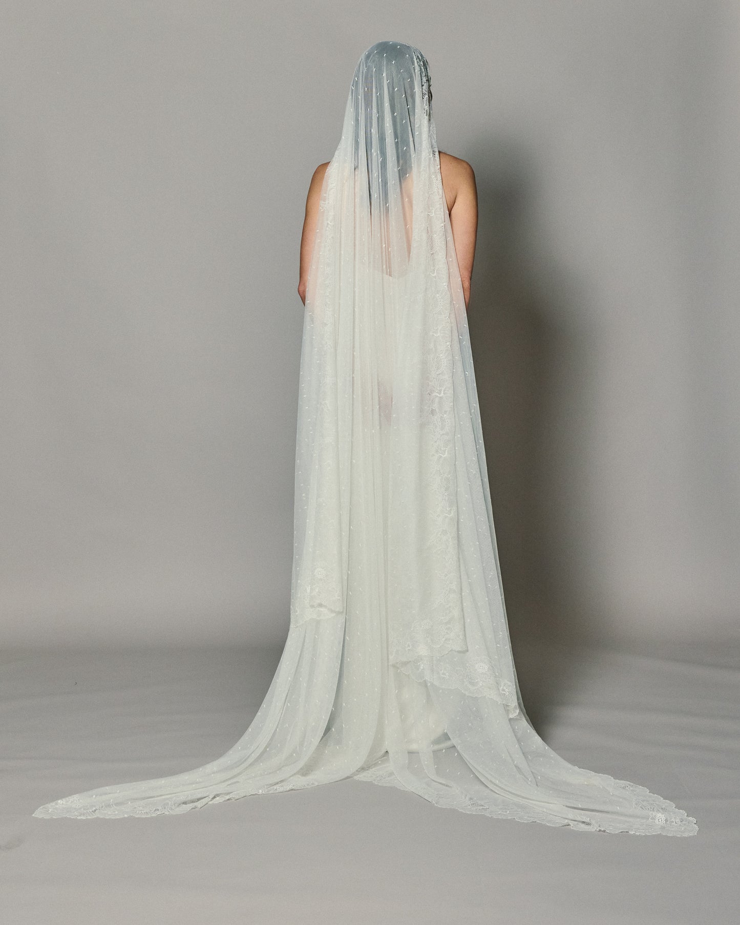 PENELOPE SPANISH LACE MANTILLA