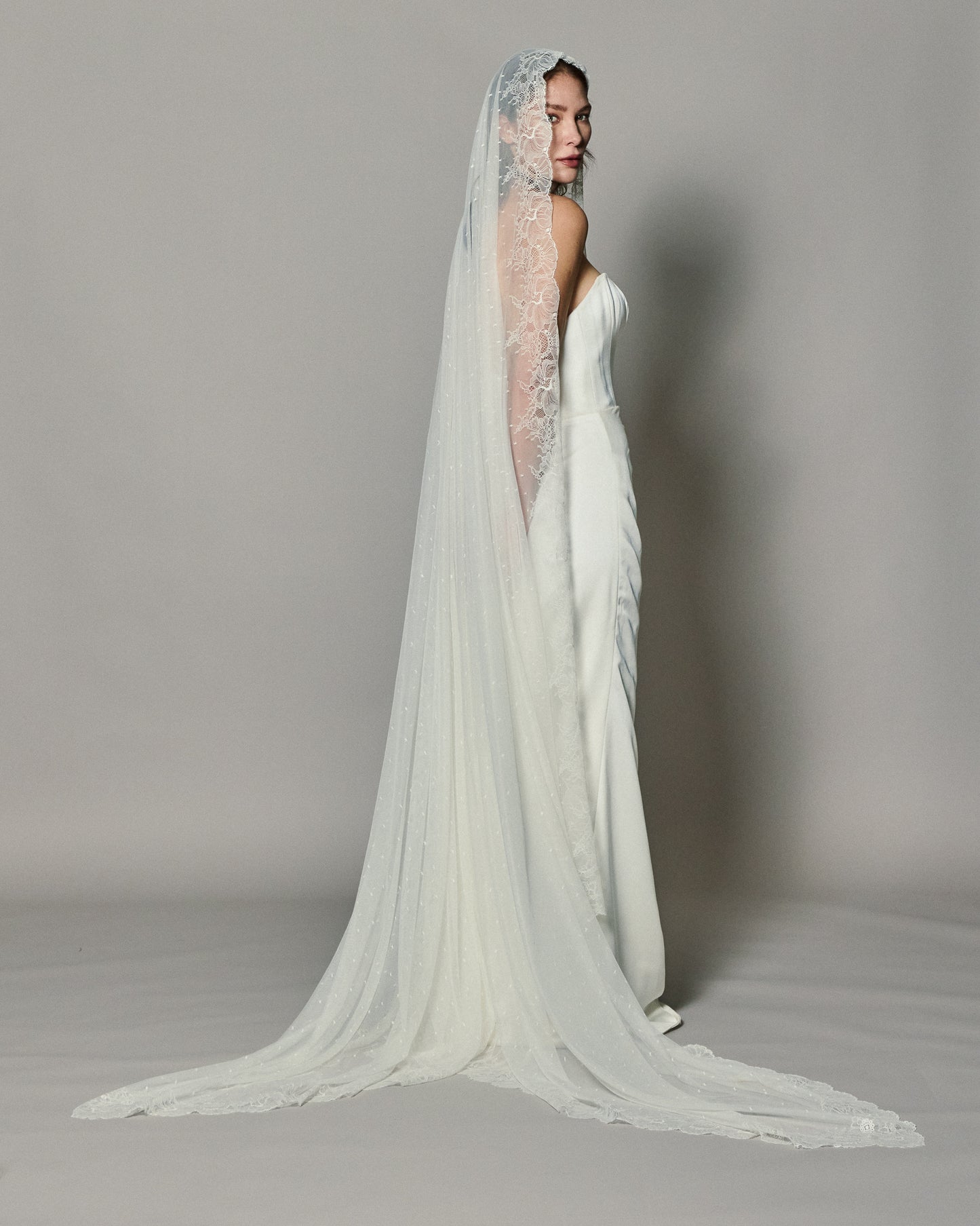 PENELOPE SPANISH LACE MANTILLA