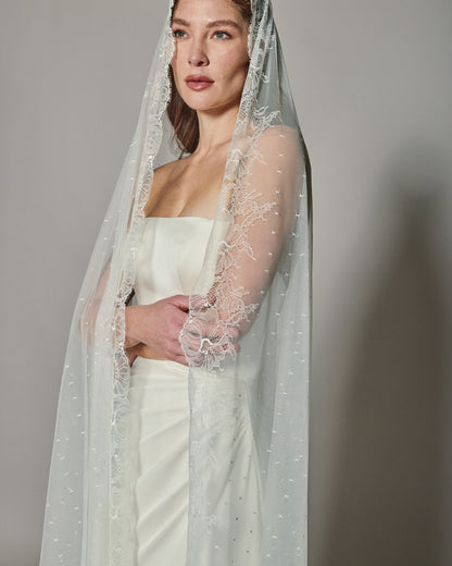 PENELOPE SPANISH LACE MANTILLA