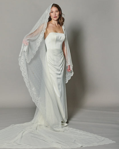 PENELOPE SPANISH LACE MANTILLA