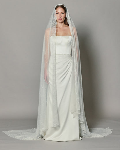 PENELOPE SPANISH LACE MANTILLA