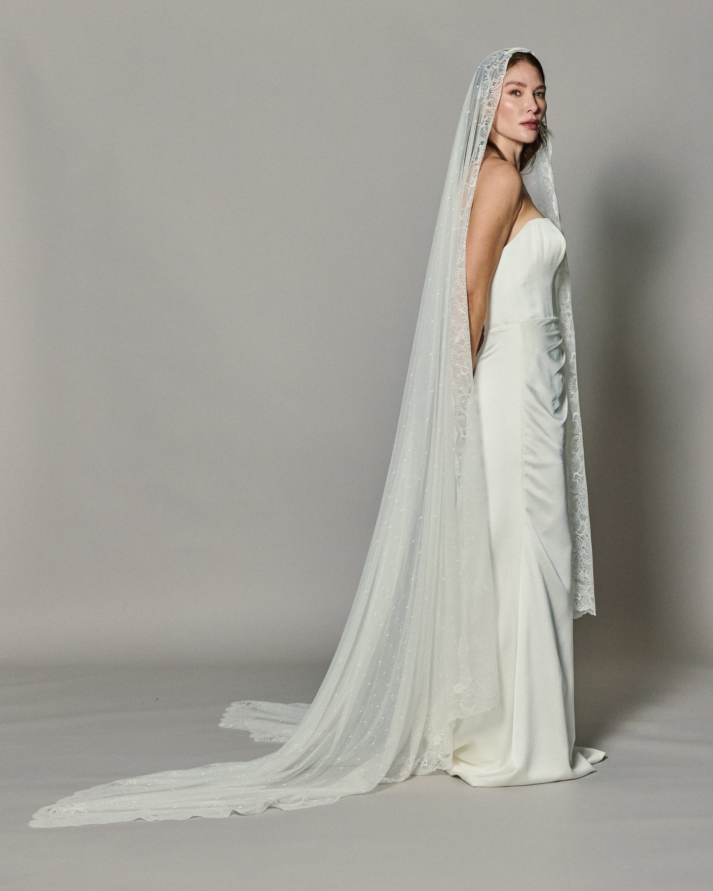 PENELOPE SPANISH LACE MANTILLA