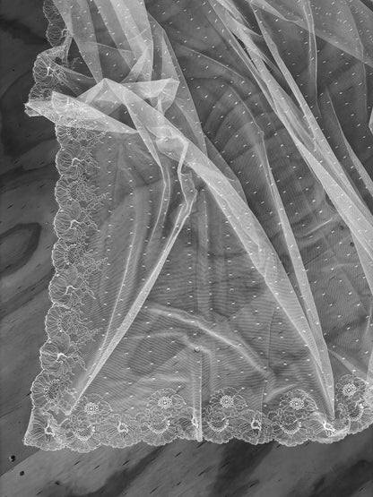 PENELOPE SPANISH LACE MANTILLA