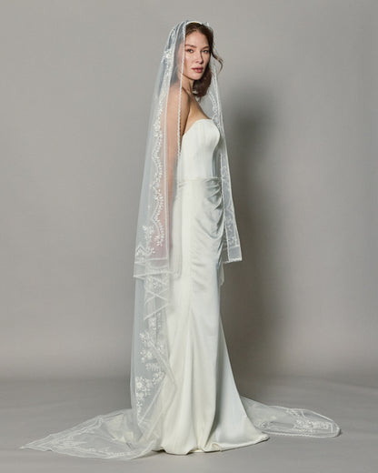 REGINA SQUARE VEIL
