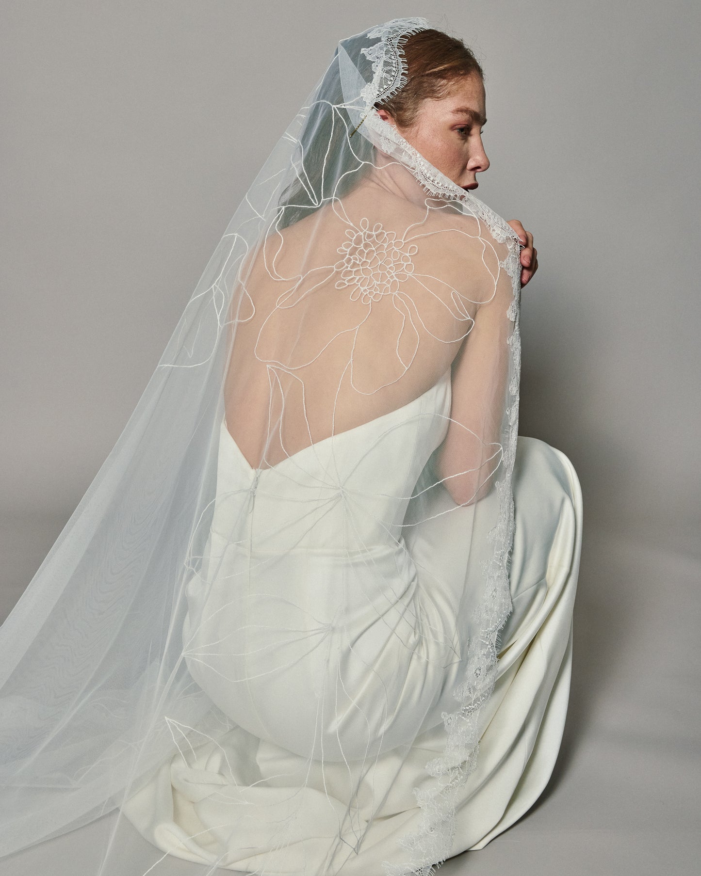 ROMINA LINE EMBROIDERY LACE VEIL