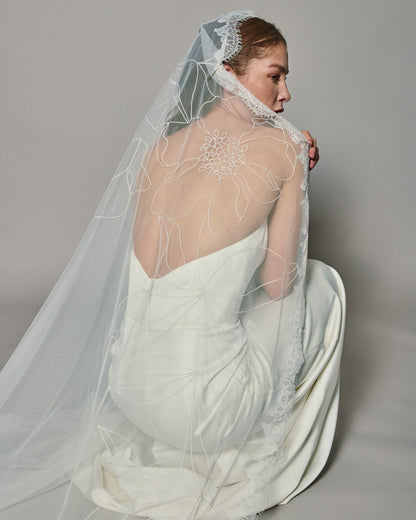 ROMINA LINE EMBROIDERY LACE VEIL