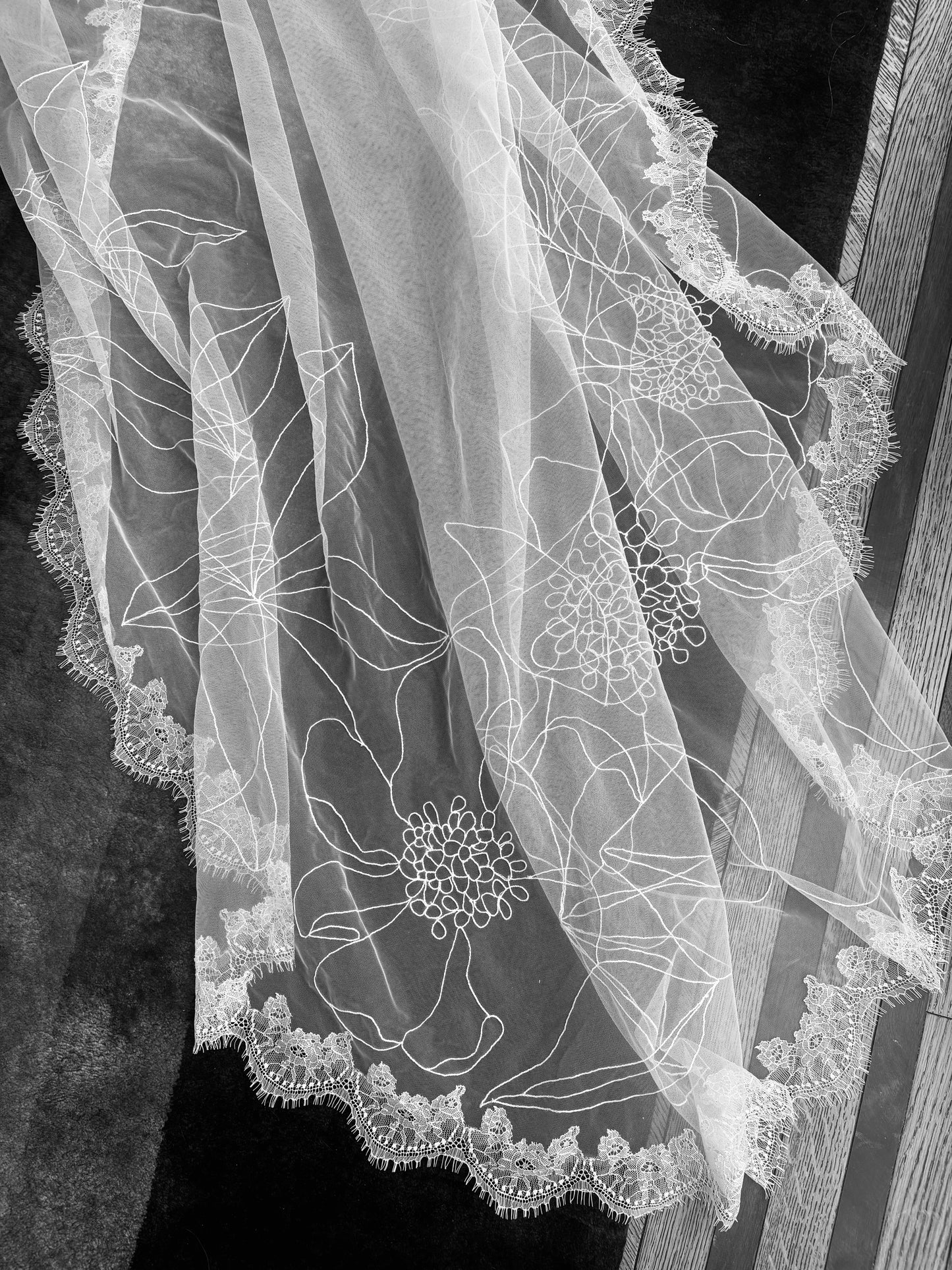 ROMINA LINE EMBROIDERY LACE VEIL