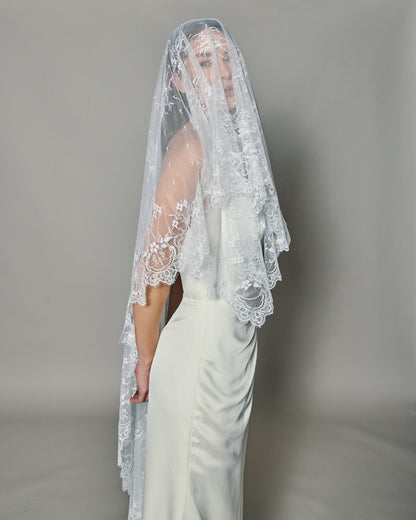 TERESA SPANISH LACE MANTILLA