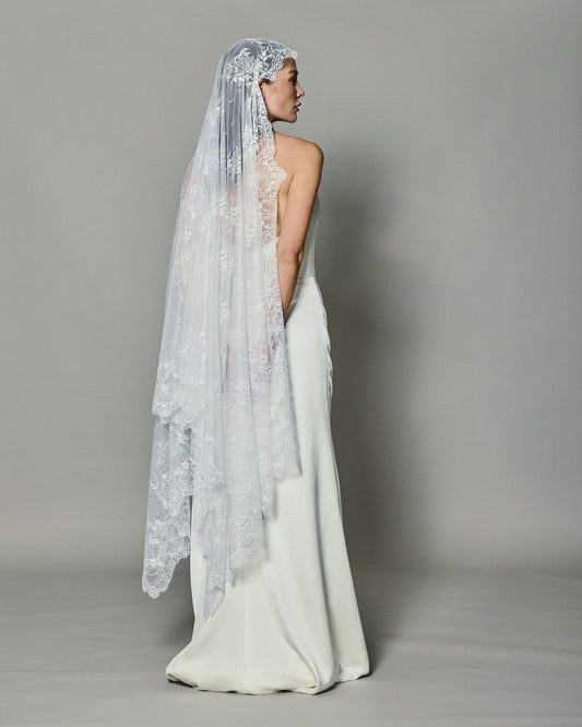 TERESA SPANISH LACE MANTILLA